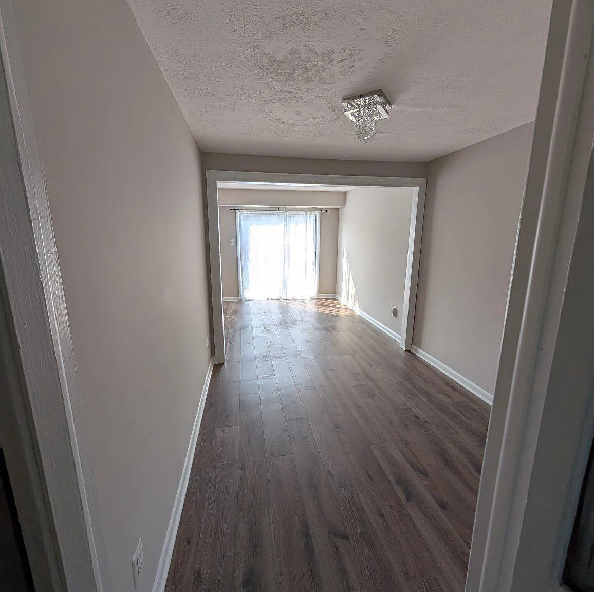 3 bed, 2.5 bath, 1400 sqft, $2,500 — Photo 4