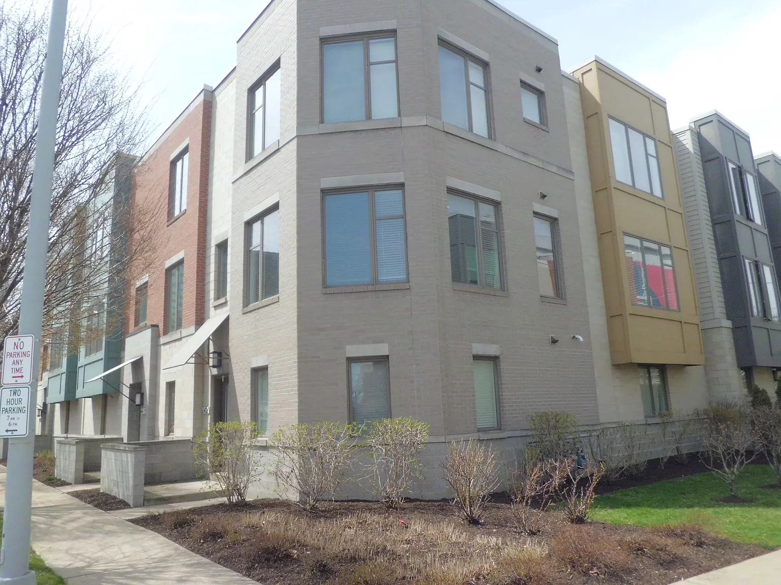 1415 Lindazzo Ave photo 1