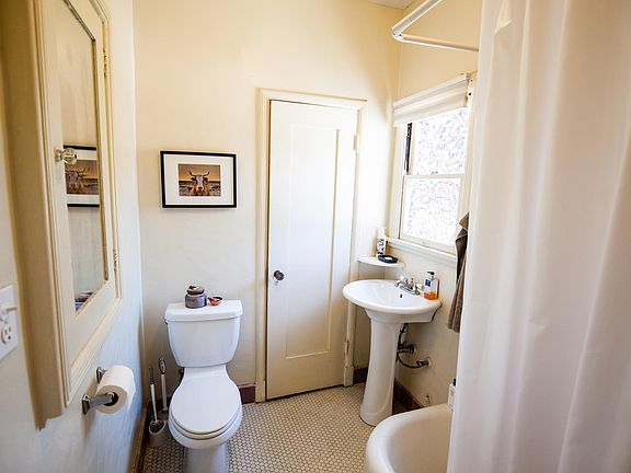 4th image of 5729 Carlton Way