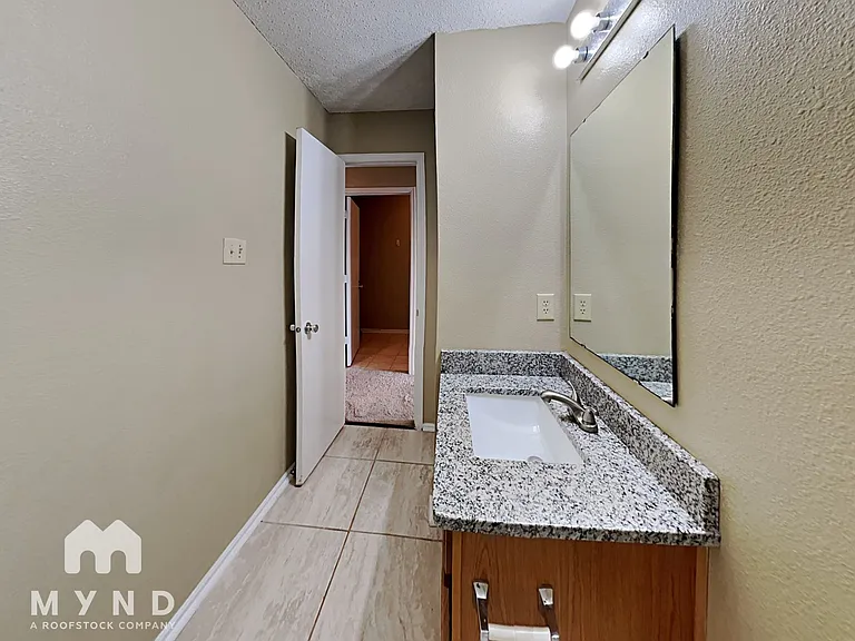 9526 W Lantern Ln — Photo 18