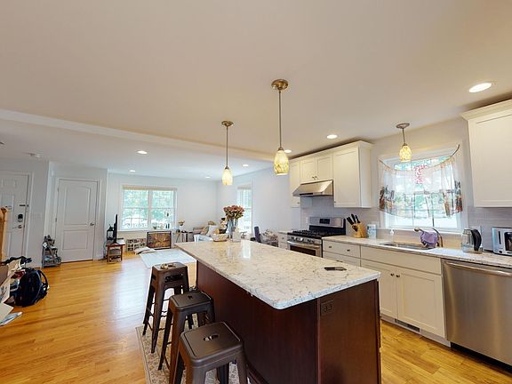 5th image of 30 Woodruff Ave #30