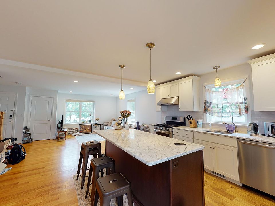 1st image of 28 Woodruff Ave #28