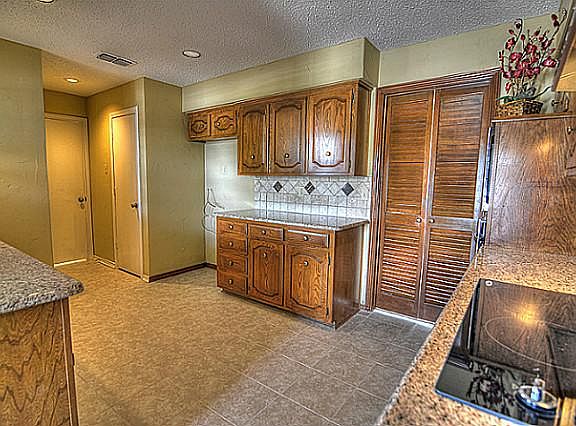 3rd image of 1200 Richland Oaks Dr