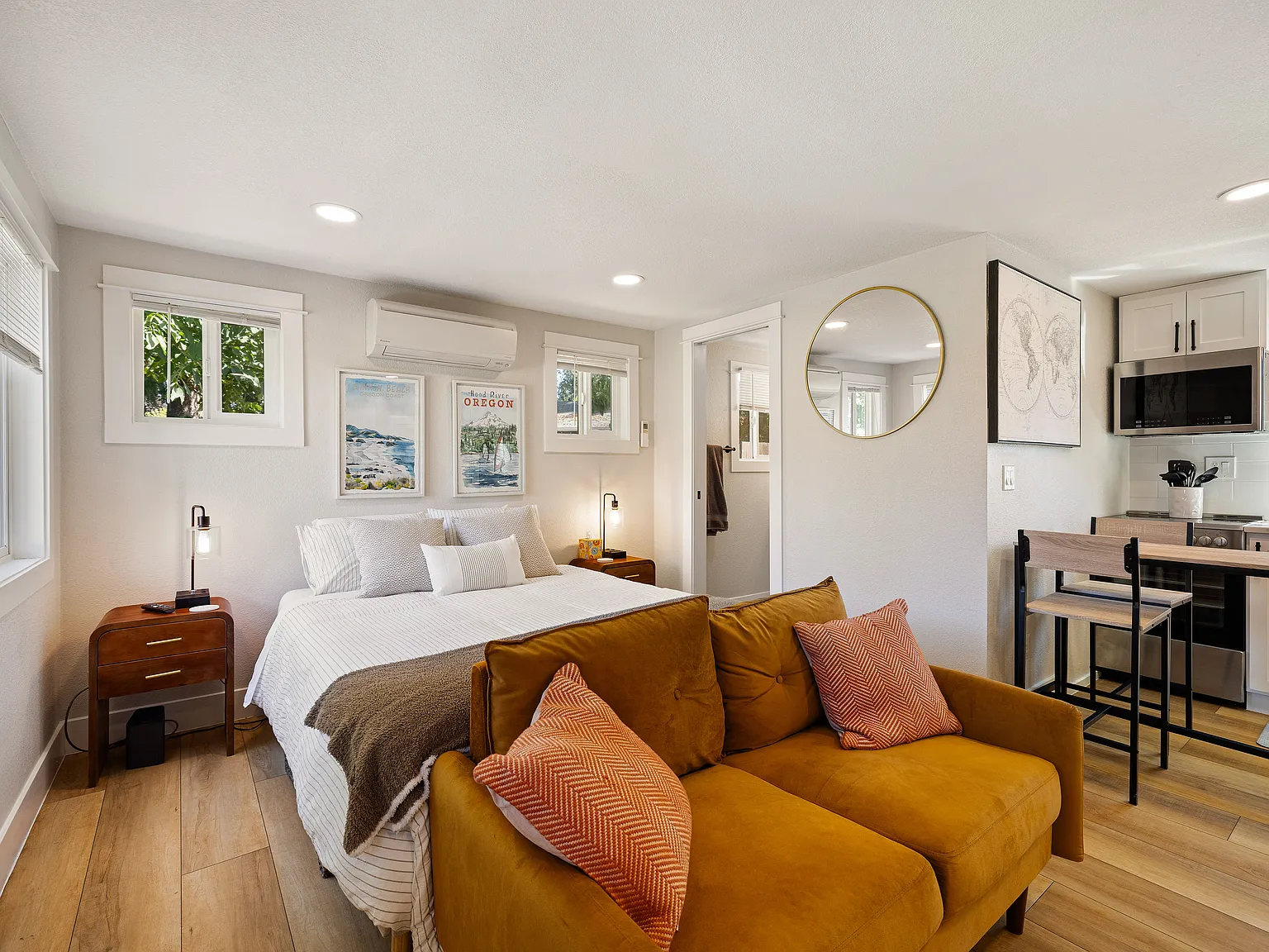 Studio, 350 sqft, $1,990 — Photo 2
