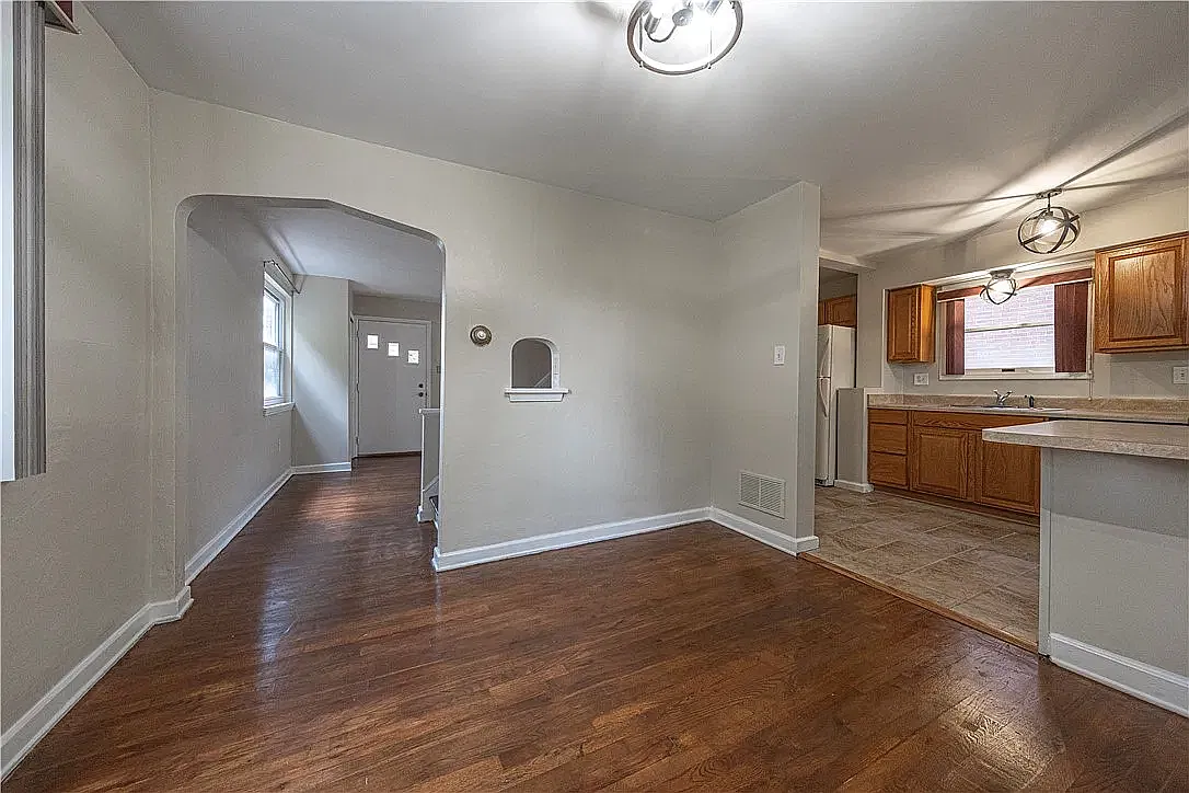 3 bed, 1.5 bath, 1134 sqft, $1,850 — Photo 4