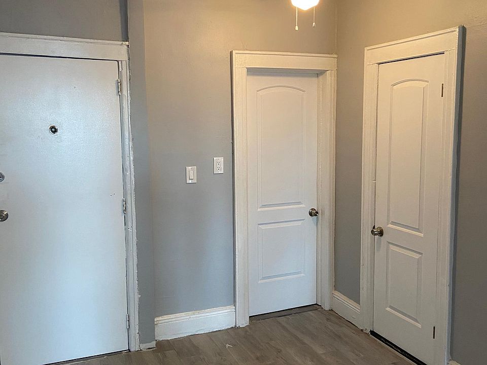 1st image of 20419 Jamaica Ave #2