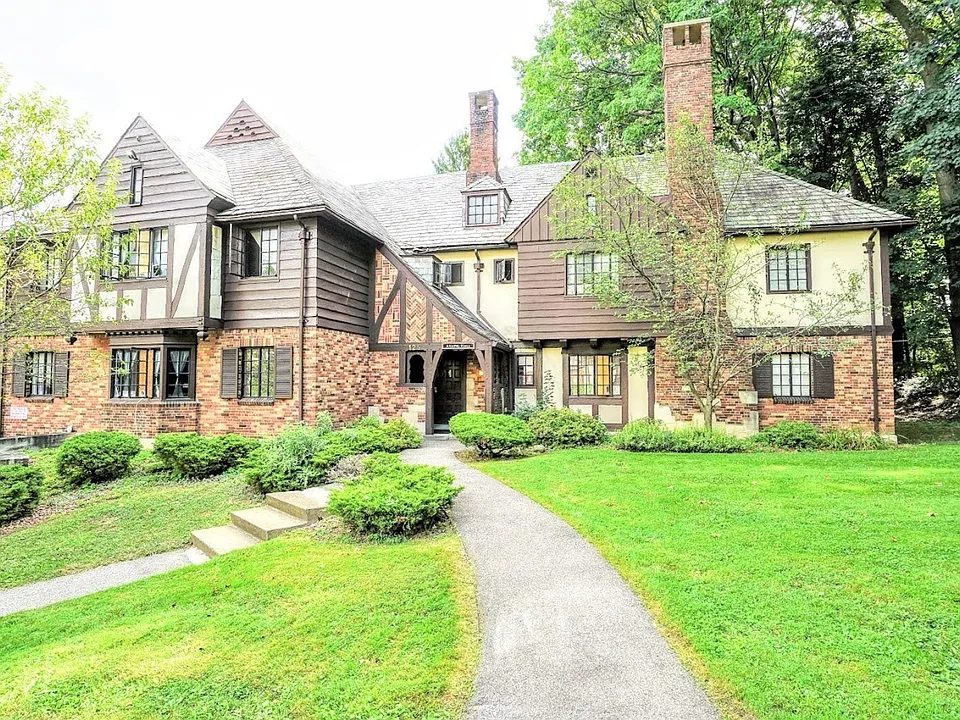 125 Highland Pkwy