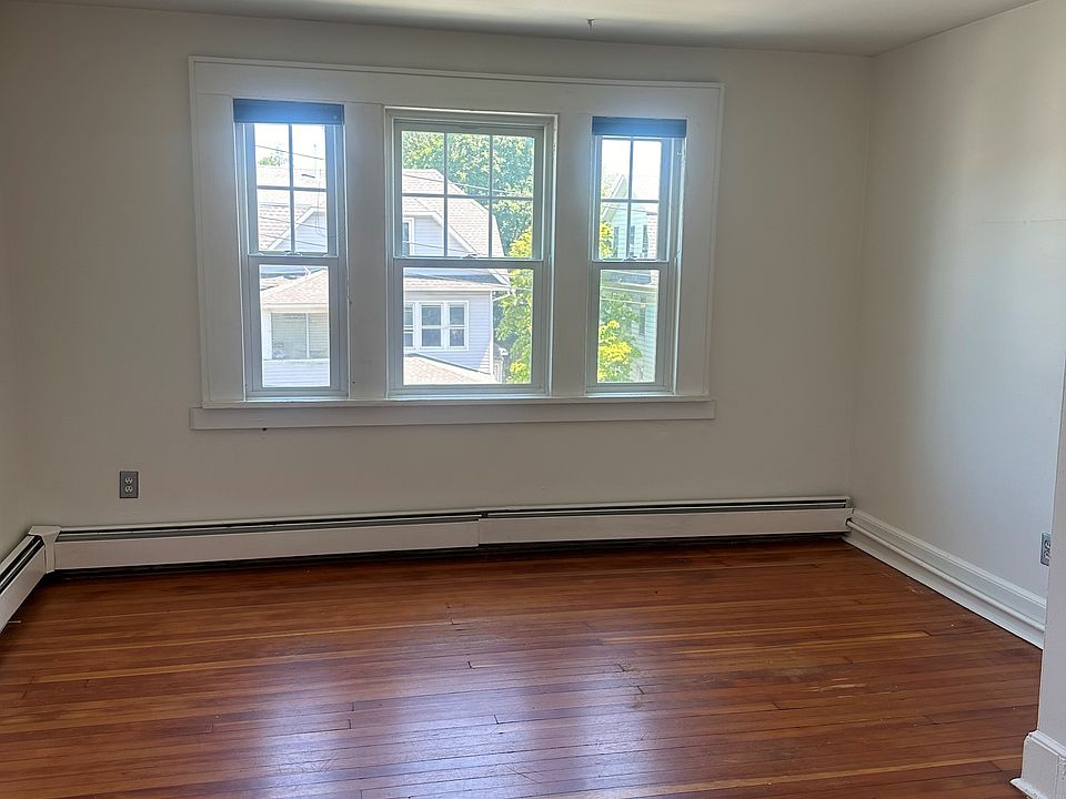 ROOM 1