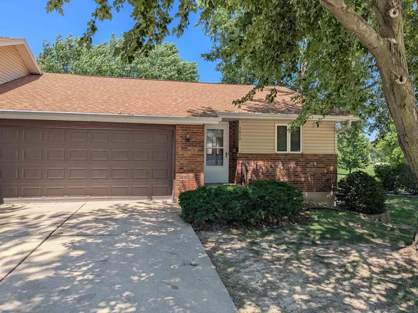 1810 Winchester Dr, Freeport, IL 61032