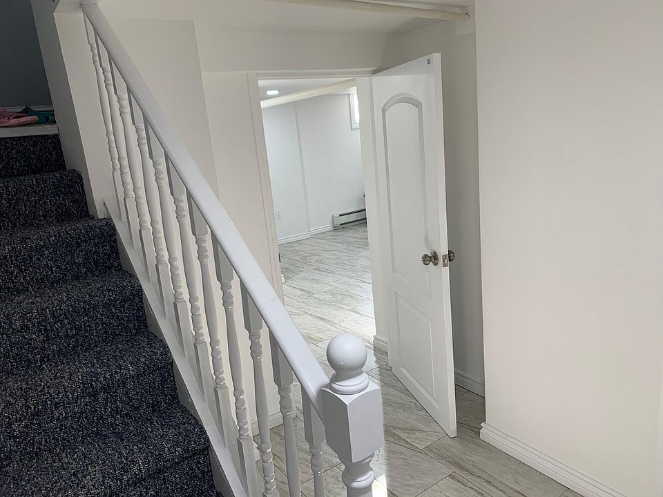 1st image of 130 Warner Ave