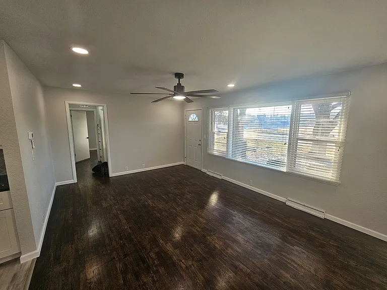 1310 S River St — Photo 22