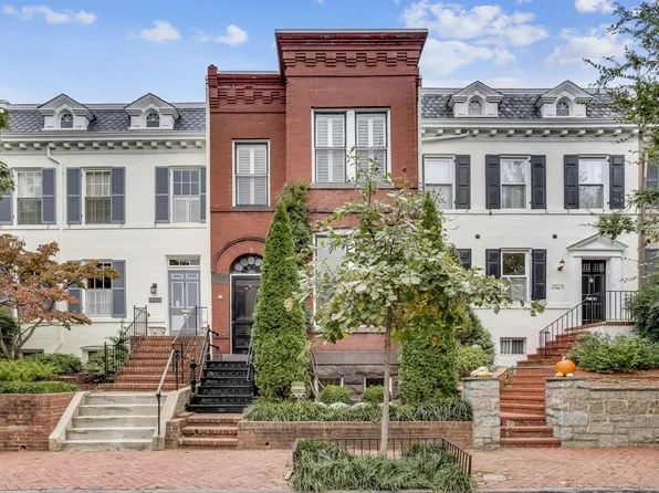 3033 Dent Pl NW, Washington, DC 20007