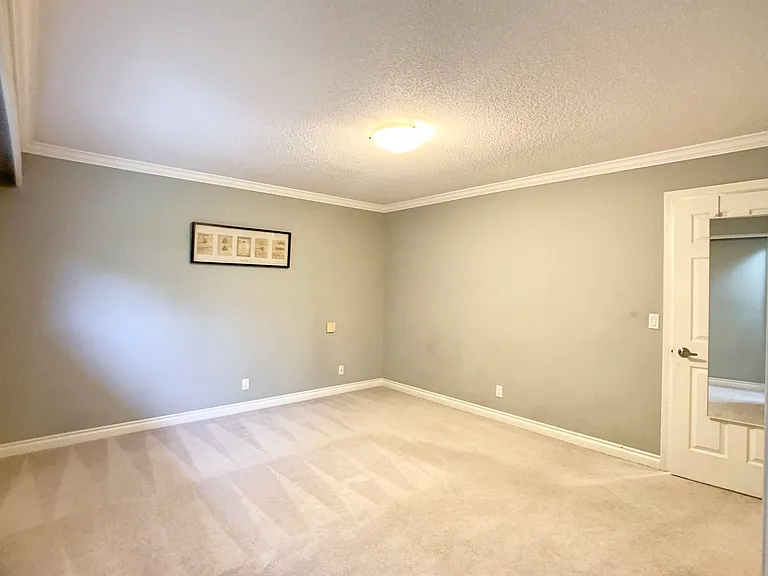 8540 Wagner Dr — Photo 16