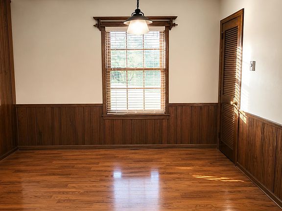 4th image of 409 Caston Dr