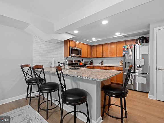 5th image of 1415 N Van Dorn St #B