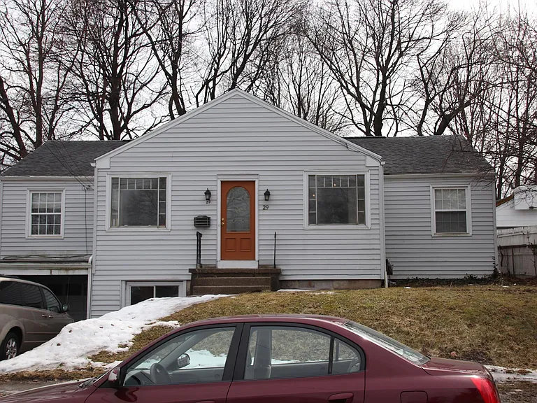 29 Warren St — Photo 2
