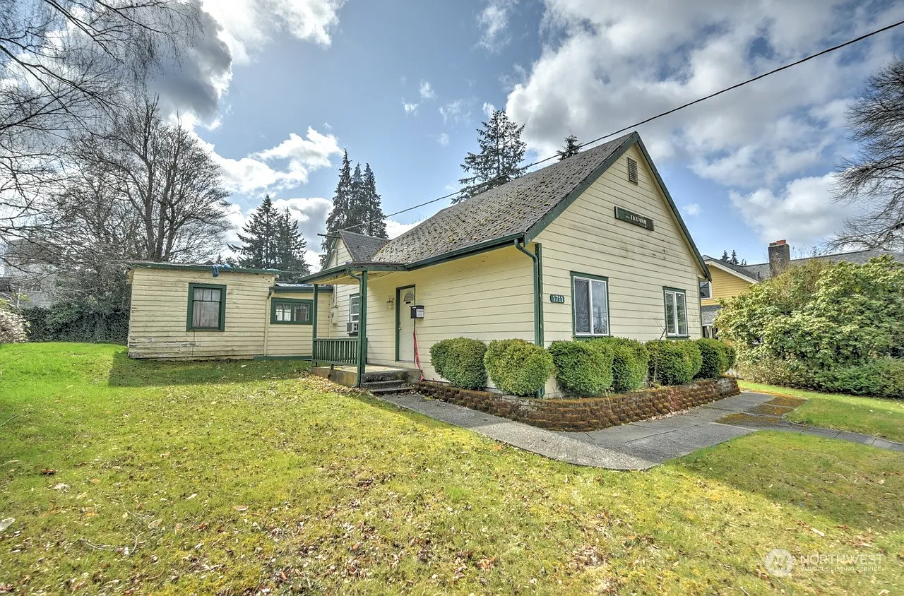 1711 4th Avenue E photo 1