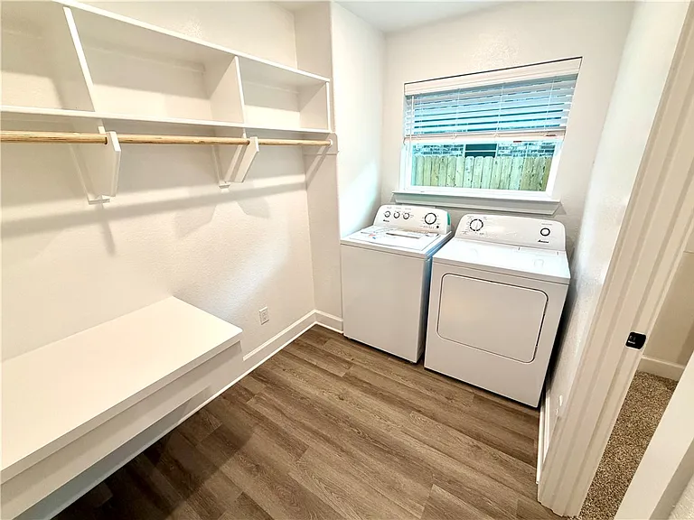 1216 Bridgewater Dr — Photo 14