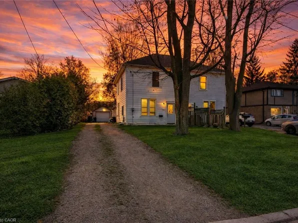 126 Poplar Ave, Halton Hills, ON L7J 2E2