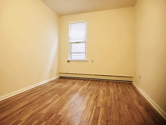 3rd image of 3254 34th St #2