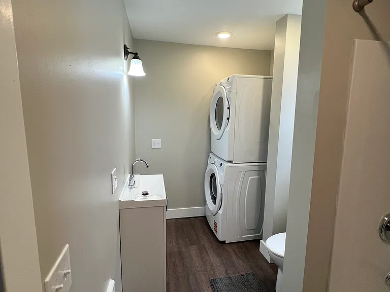 13 Columbia Ave — Photo 20