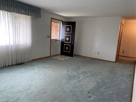 2nd image of 193 Marie St