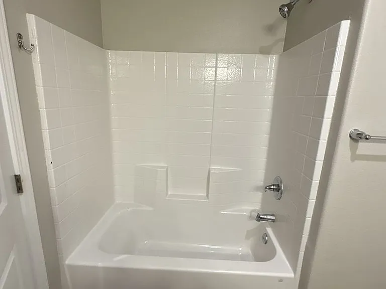 518 S Summit St #101-103 — Photo 11