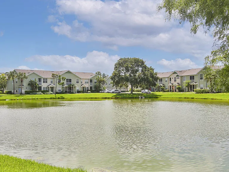 Springs at Palma Sola Apartments — Photo 37
