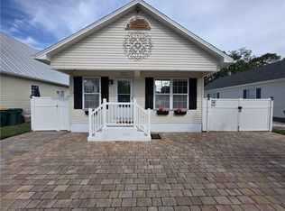 286 Leawood Cir, Naples, FL 34104