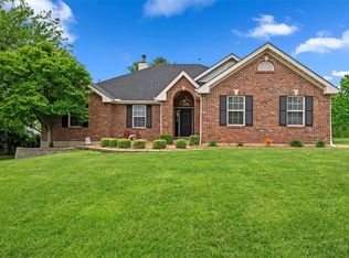 739 Jacobs Crossing Dr, Saint Charles, MO