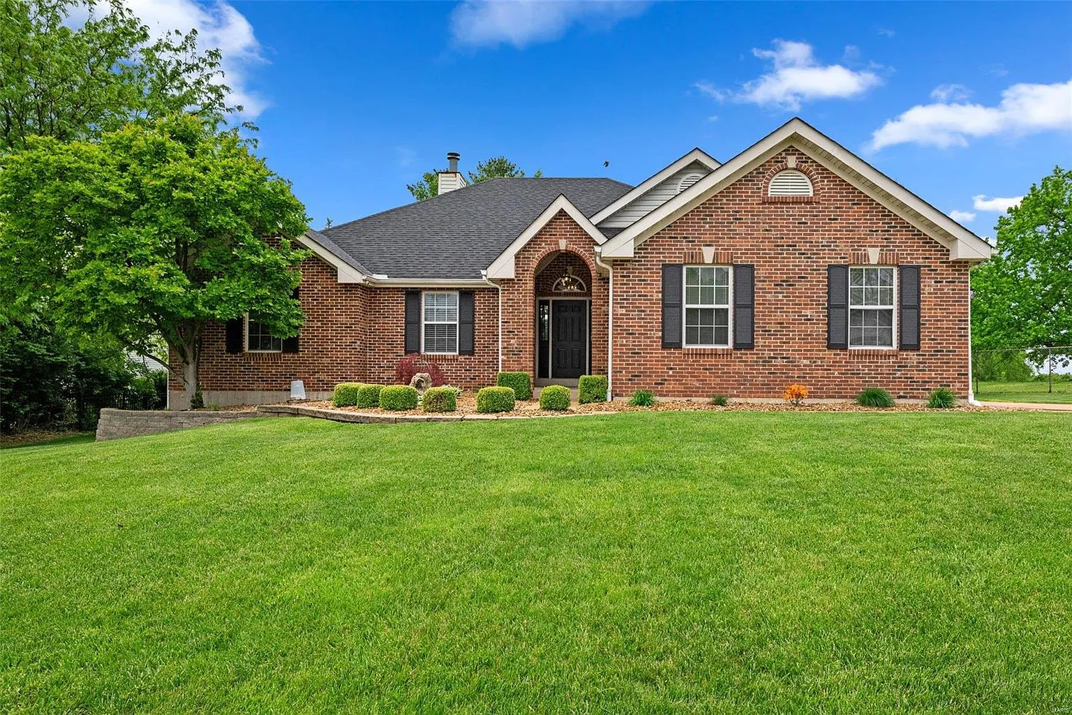 739 Jacobs Crossing Dr photo 1