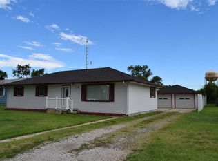 335 W 13th St, Russell, KS 67665