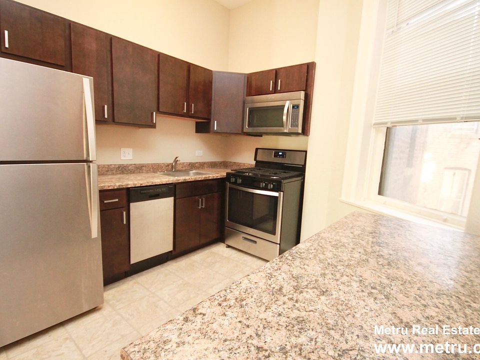 1st image of 424 W Belden Ave APT 3E