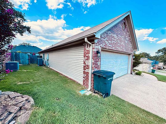 3rd image of 11572 Ridgetop Dr