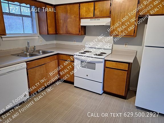 2nd image of 3727 Village Trl