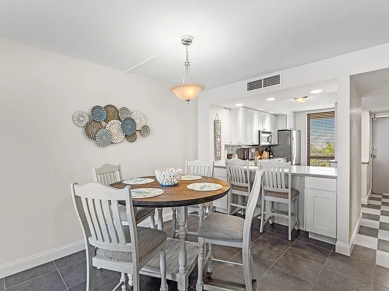 1480 Ocean Dr #5E — Photo 8