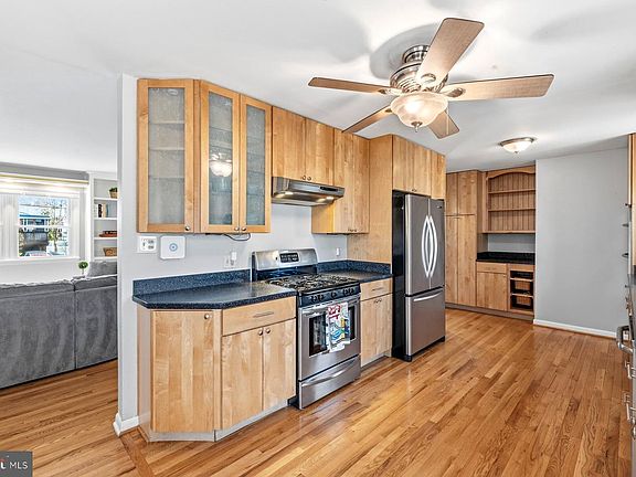 5th image of 1624 Bishop Rd