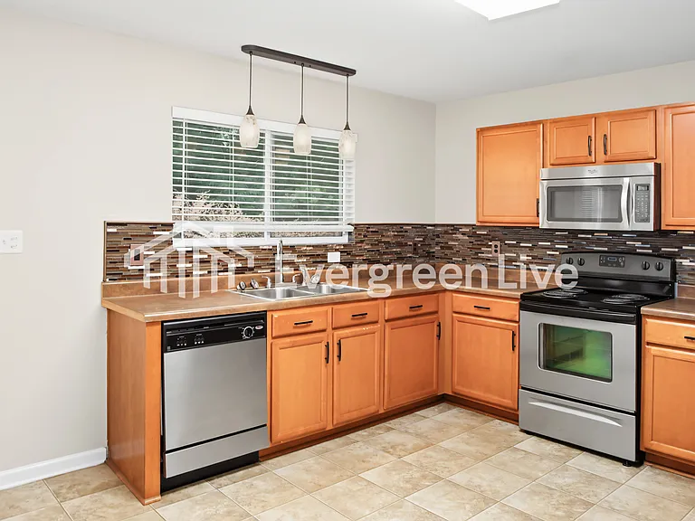 233 Laramie Cir NW — Photo 7