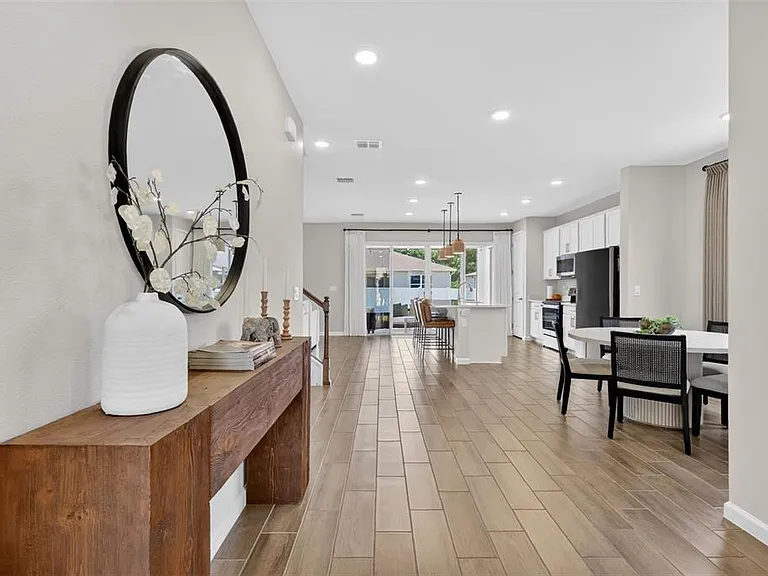 3710 Malad Way — Photo 3