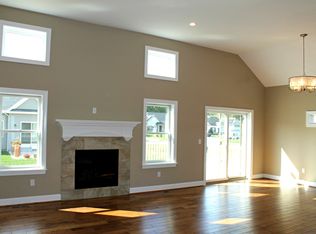 27 Nicole Ct, East Amherst, NY 14051