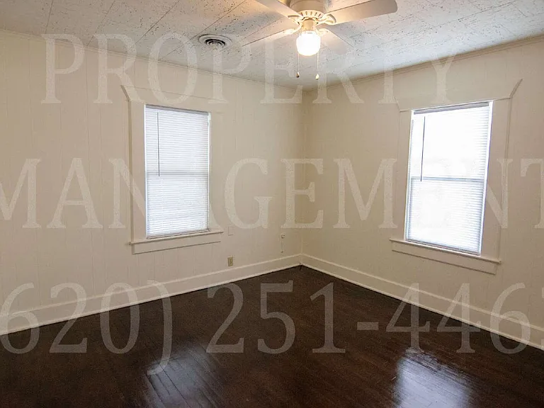 914 W 4th St — Photo 16