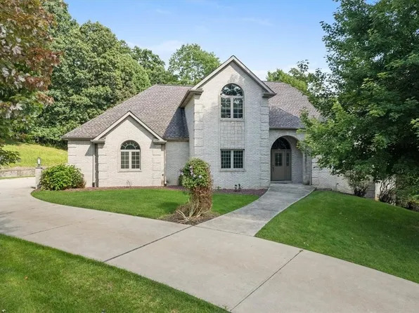 405 Wild Cherry Ct, Mars, PA 16046