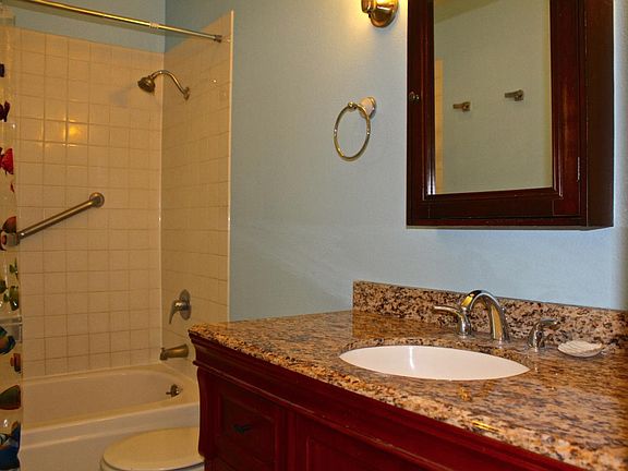 4th image of 938 Kiely Blvd Unit B