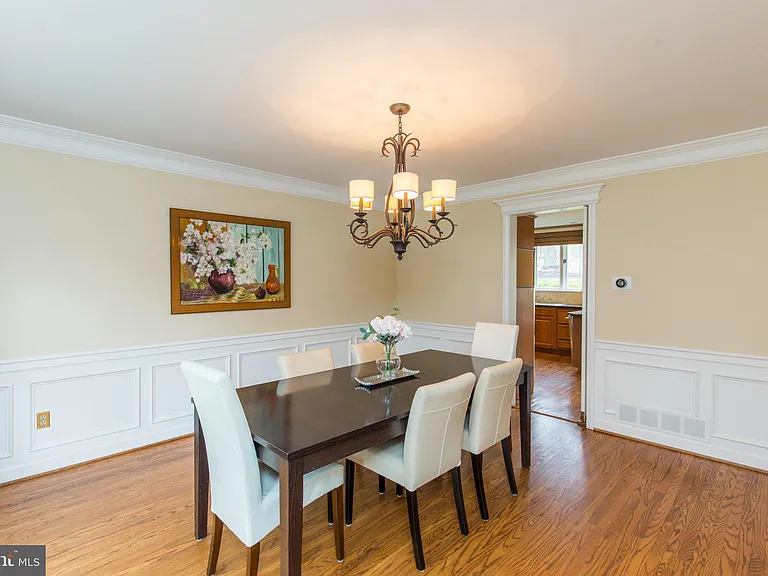 101 Woods Ln — Photo 10