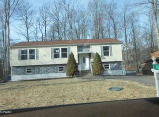 1185 Aurora Ter, Tobyhanna, PA 18466