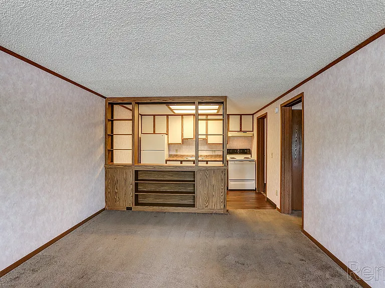 Heathmoore Apartments — Photo 15
