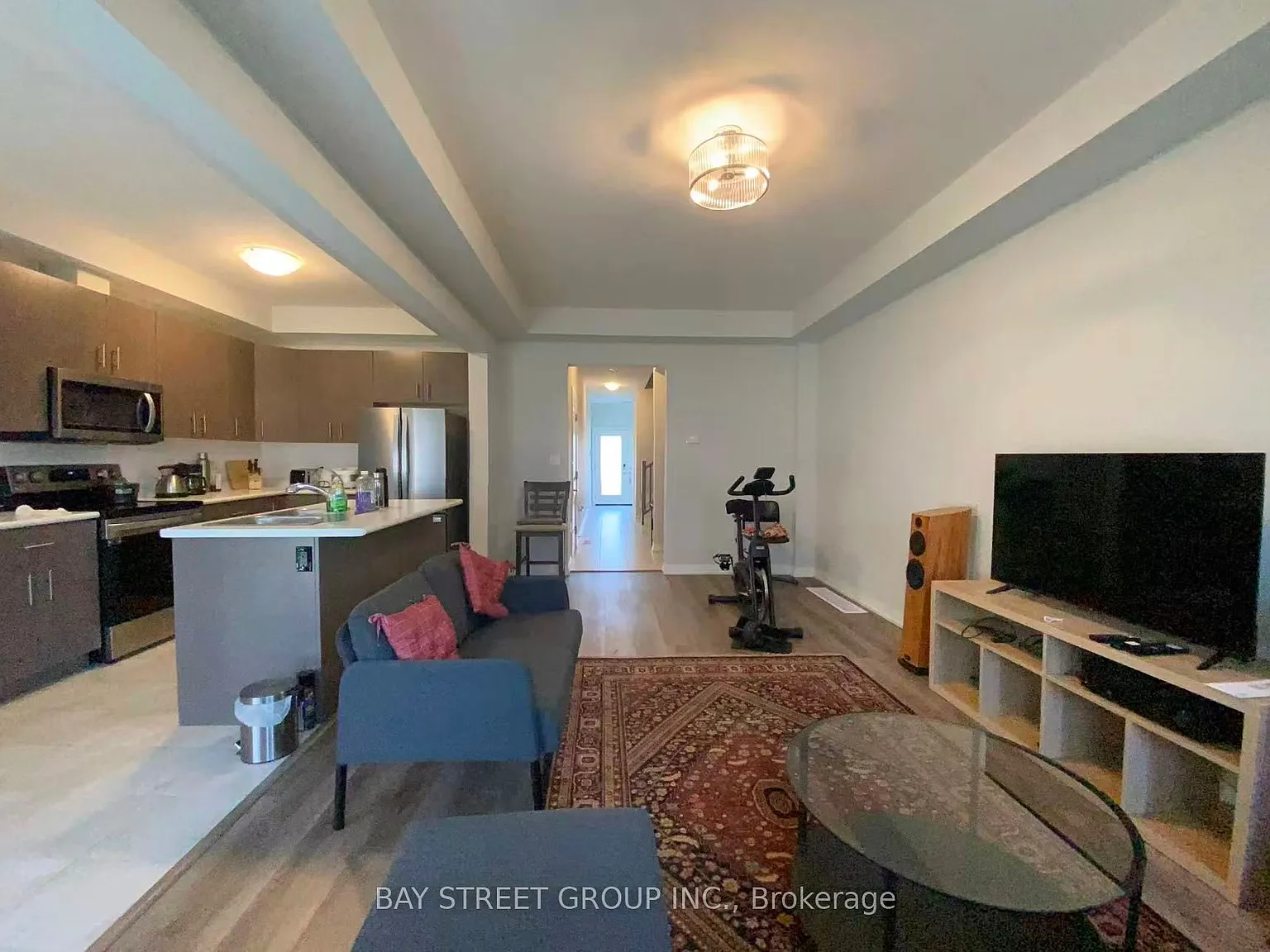 3 bed, $2,500 — Photo 3