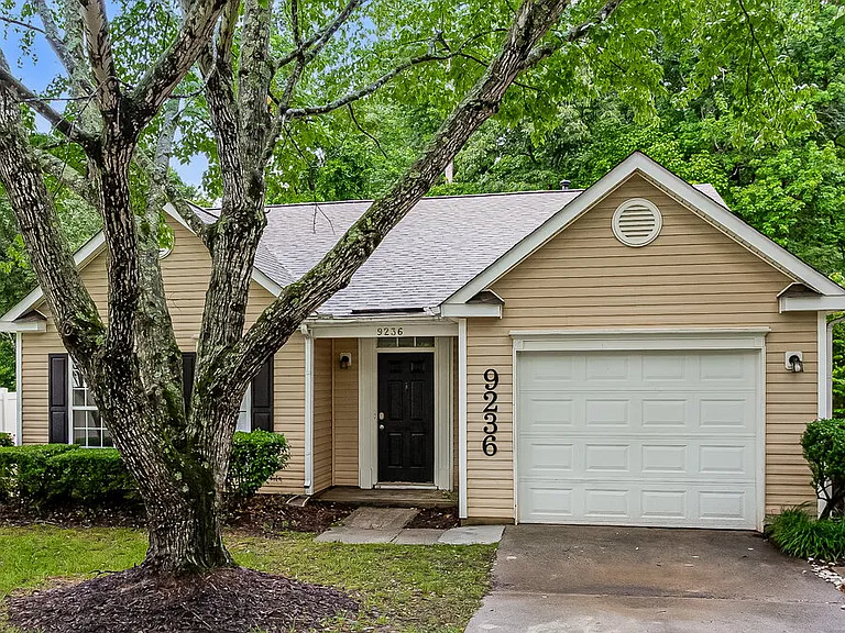 9236 Kimmel Ln — Photo 1