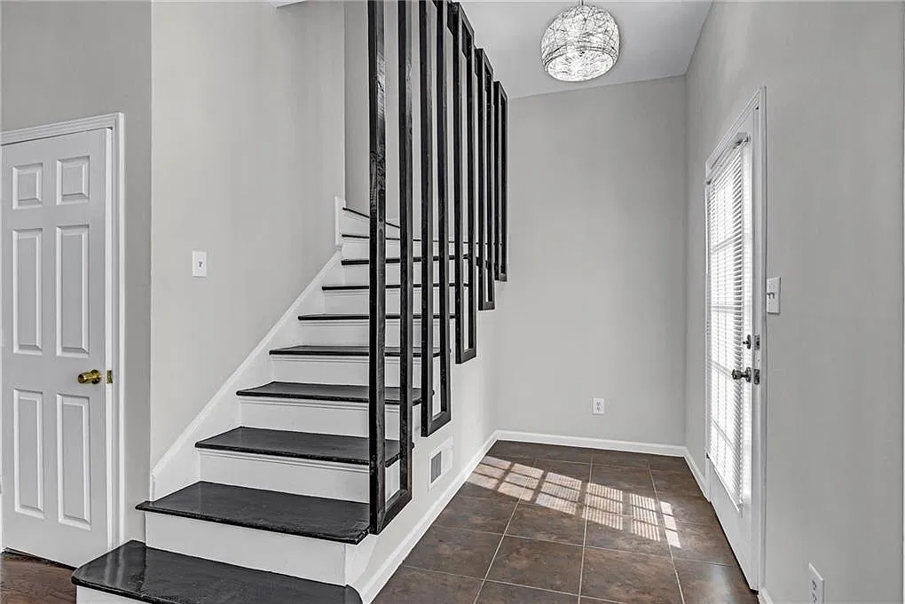 3 bed, 3.0 bath, 1840 sqft, $2,600 — Photo 4