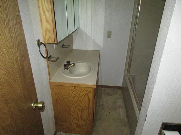 4th image of 109 N Cherry St